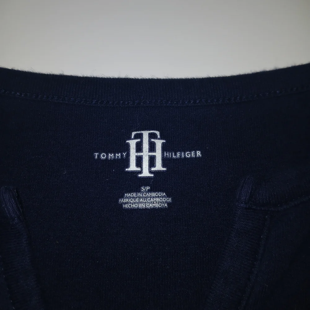 Tommy Hilfiger Women's Navy Short Sleeve Tee - Picture 2 of 3